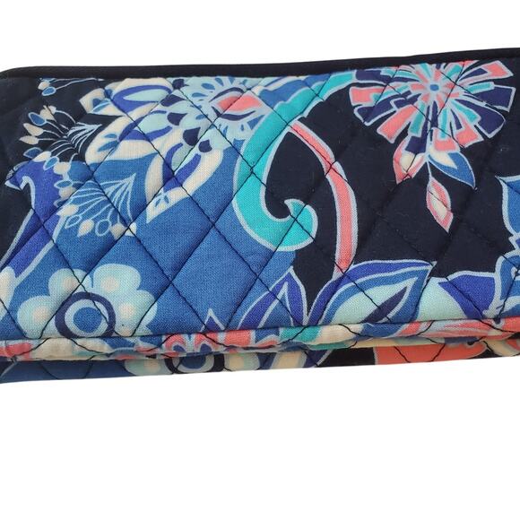 Vera Bradley Floral Blue & Pink Wallet / Clutch Quilted Zipper Pockets LOGO - Picture 5 of 9